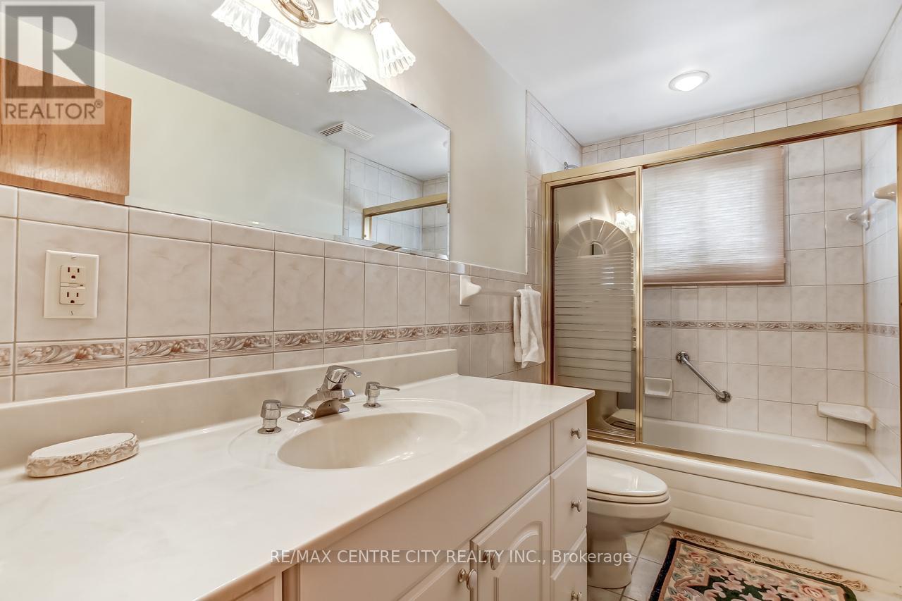 18 Porter Place, St. Thomas, Ontario  N5R 5L5 - Photo 9 - X12761768