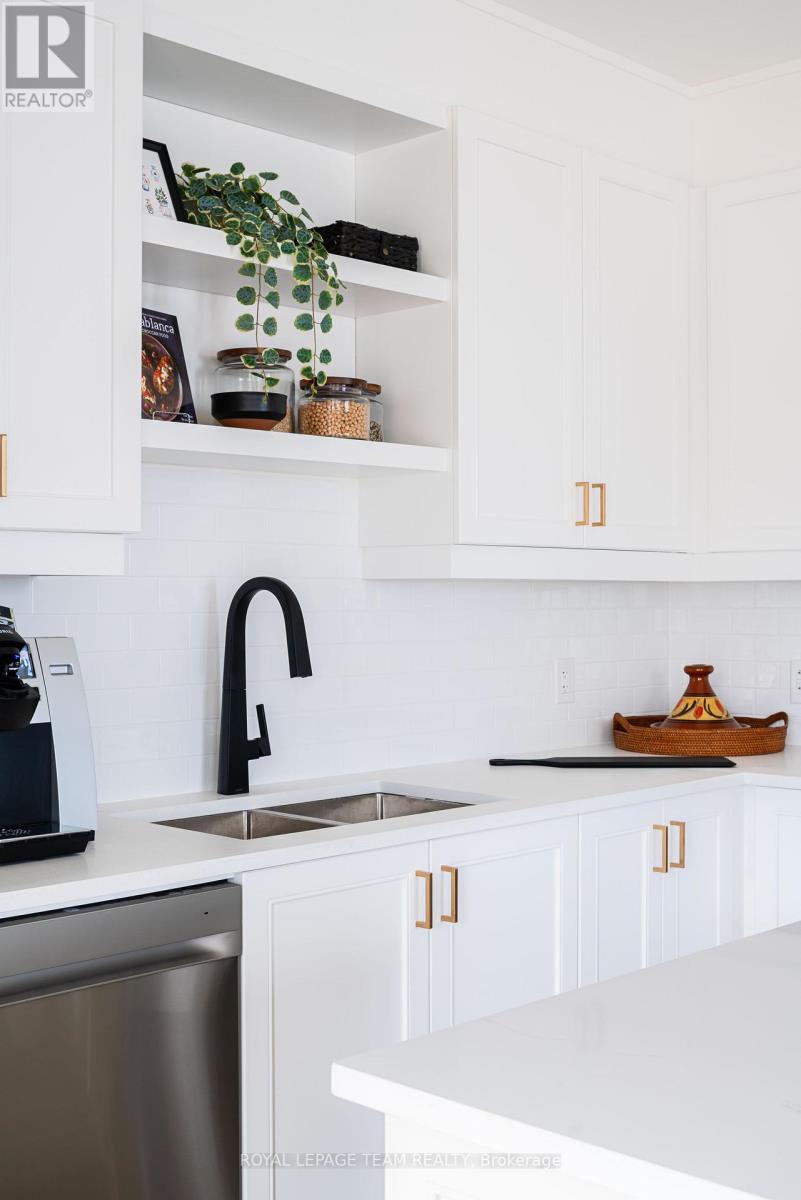 101 Laurel Private, North Grenville, Ontario  K0G 1J0 - Photo 2 - X12761312