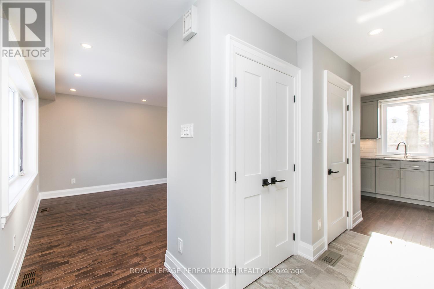 22 Wolff Street, Ottawa, Ontario  K1K 1K7 - Photo 3 - X12761742