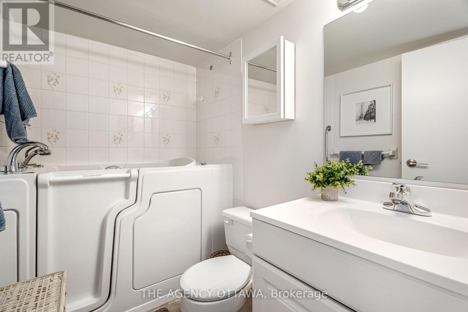 501 - 200 Lafontaine Avenue, Ottawa, Ontario  K1L 8K8 - Photo 22 - X12761762