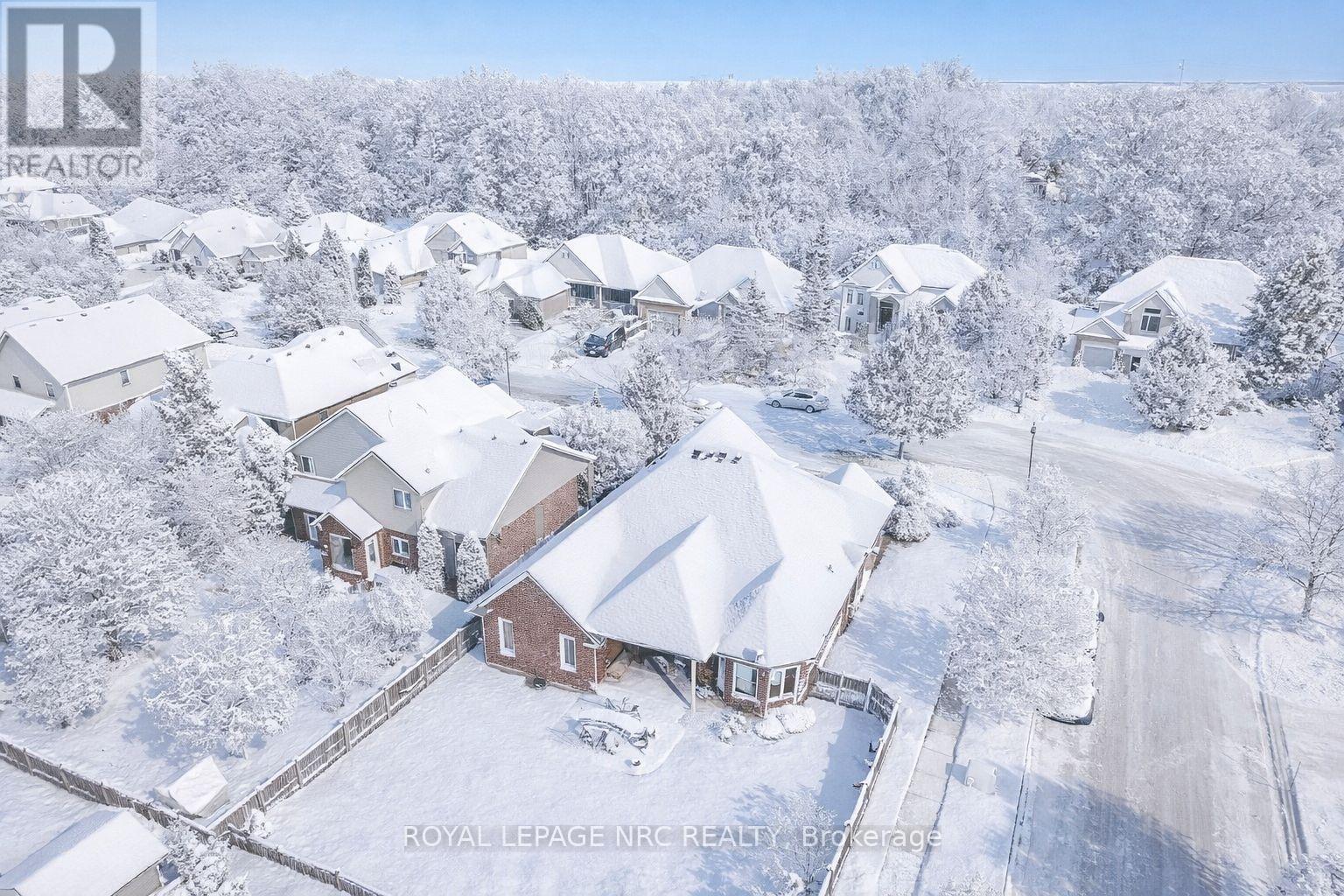 45 Timber Creek Crescent, Pelham, Ontario  L3E 0P3 - Photo 3 - X12538118