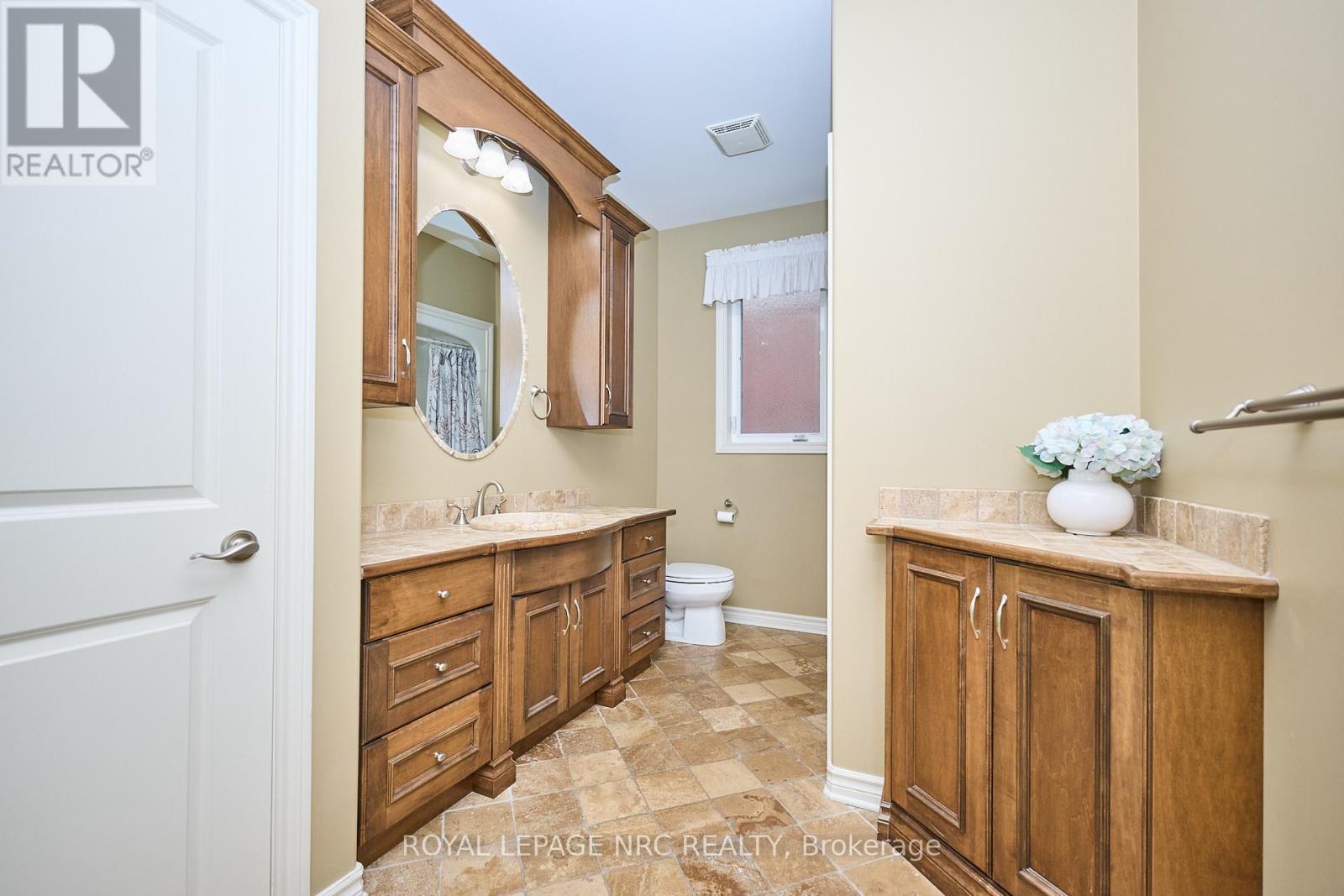 45 Timber Creek Crescent, Pelham, Ontario  L3E 0P3 - Photo 34 - X12538118