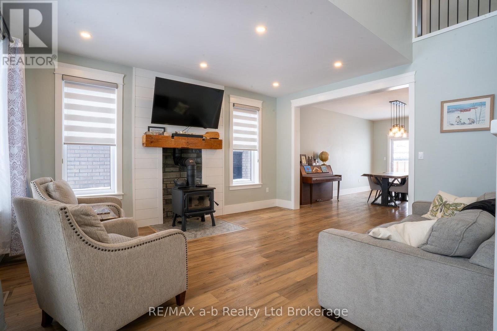 82 Sunview Drive, Norwich, Ontario  N0J 1P0 - Photo 2 - X12761284