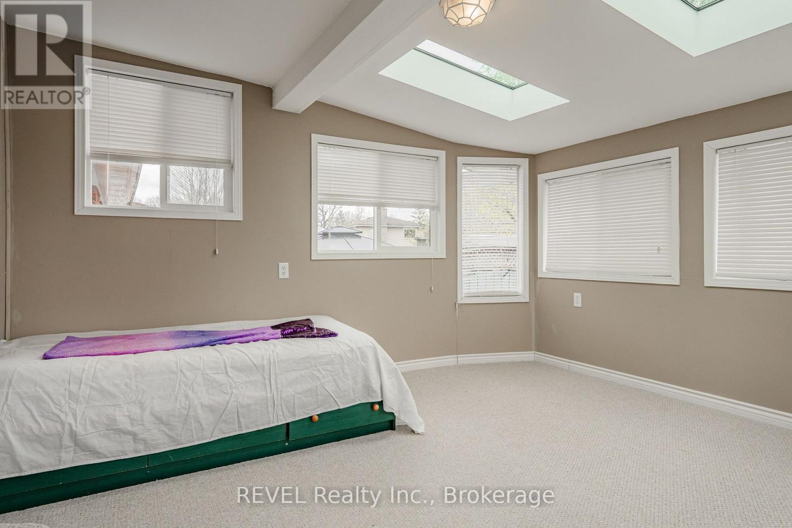 Upper - 6495 Pitton Road, Niagara Falls, Ontario  L2H 1Z9 - Photo 17 - X12761518