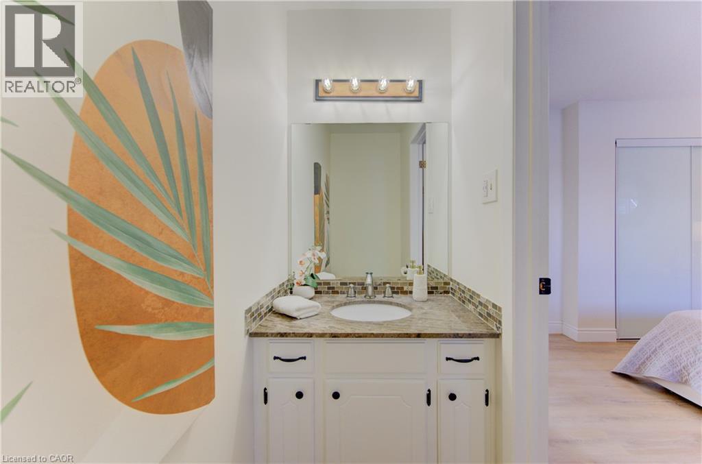 322 Daleview Place, Waterloo, Ontario  N2L 5M5 - Photo 23 - 40802199