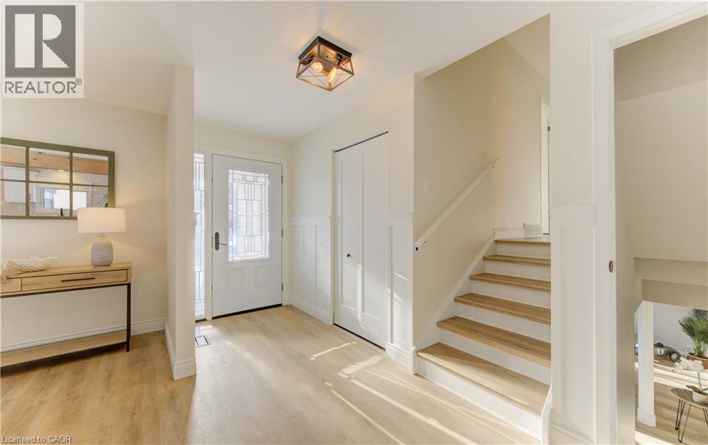 322 Daleview Place, Waterloo, Ontario  N2L 5M5 - Photo 6 - 40802199