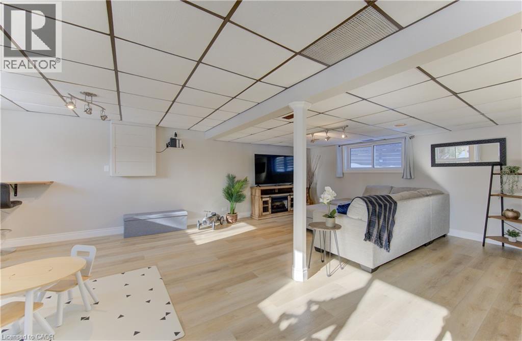 322 Daleview Place, Waterloo, Ontario  N2L 5M5 - Photo 32 - 40802199