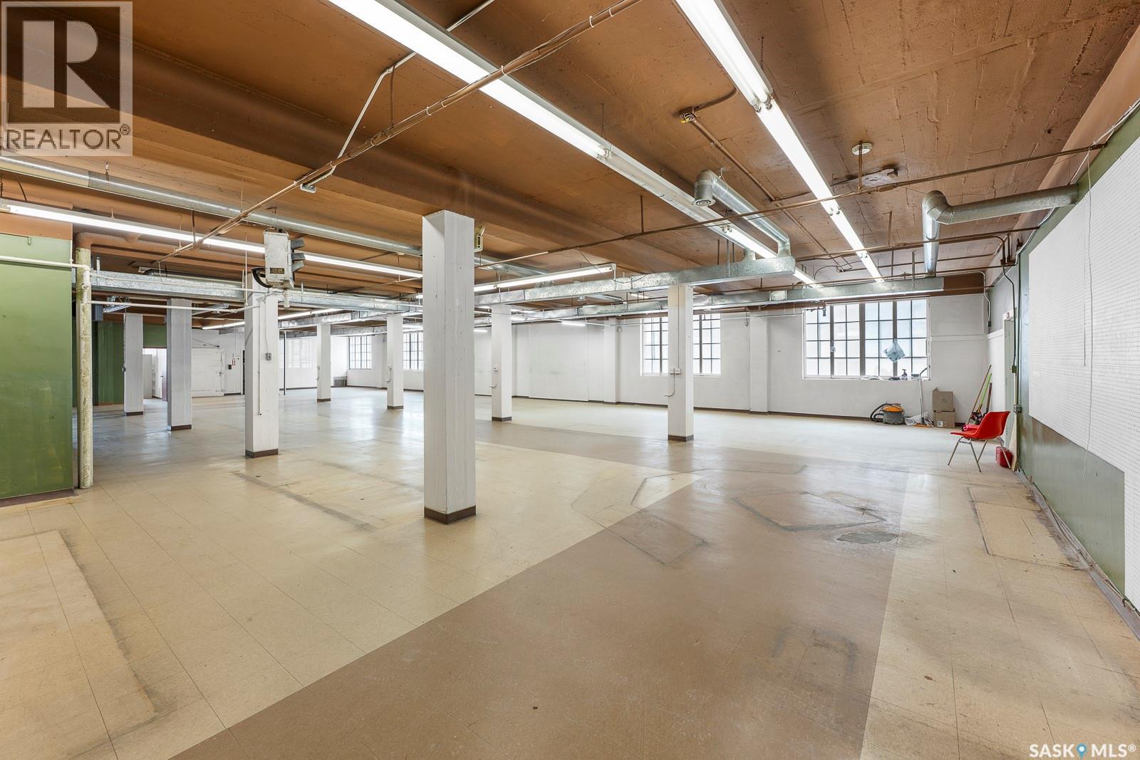 2002 Dewdney Avenue, Regina, Saskatchewan  S4R 1G8 - Photo 10 - SK026598