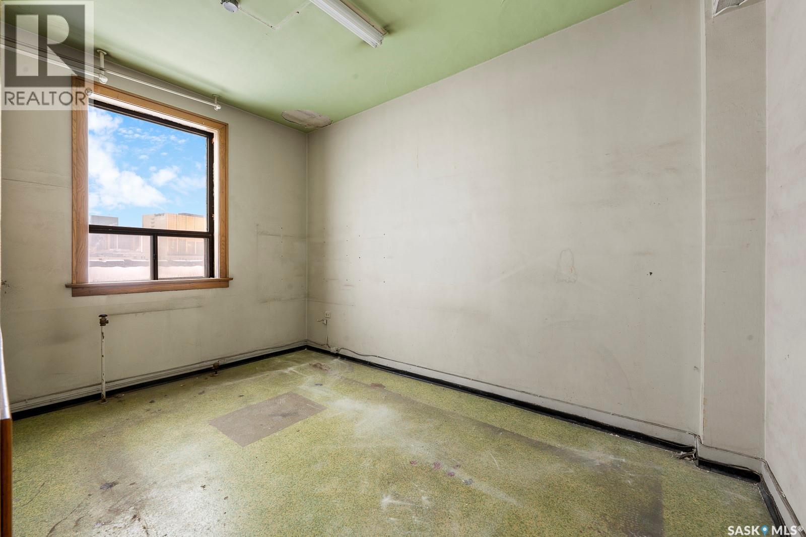 2002 Dewdney Avenue, Regina, Saskatchewan  S4R 1G8 - Photo 16 - SK026598