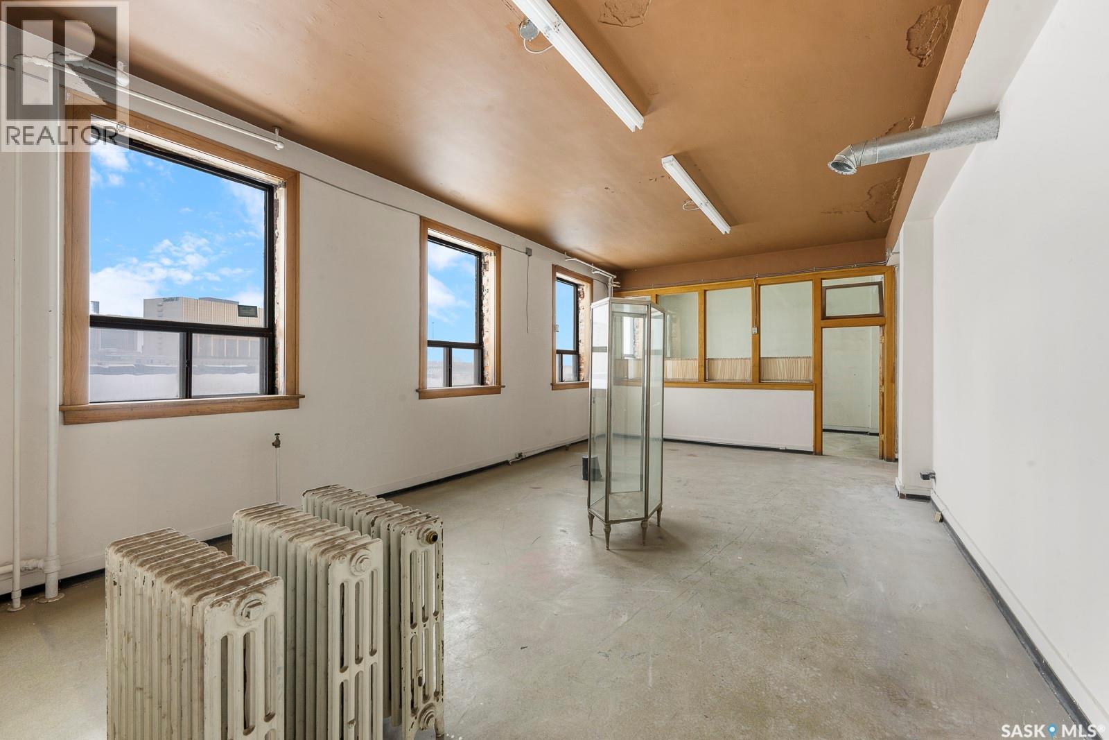 2002 Dewdney Avenue, Regina, Saskatchewan  S4R 1G8 - Photo 18 - SK026598