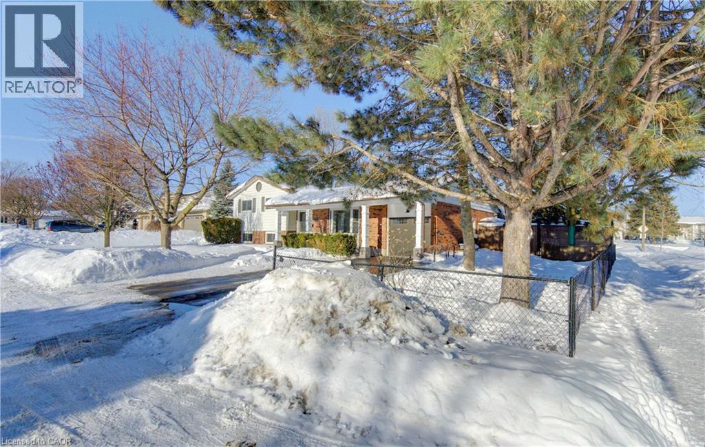 322 Daleview Place, Waterloo, Ontario  N2L 5M5 - Photo 3 - 40802199