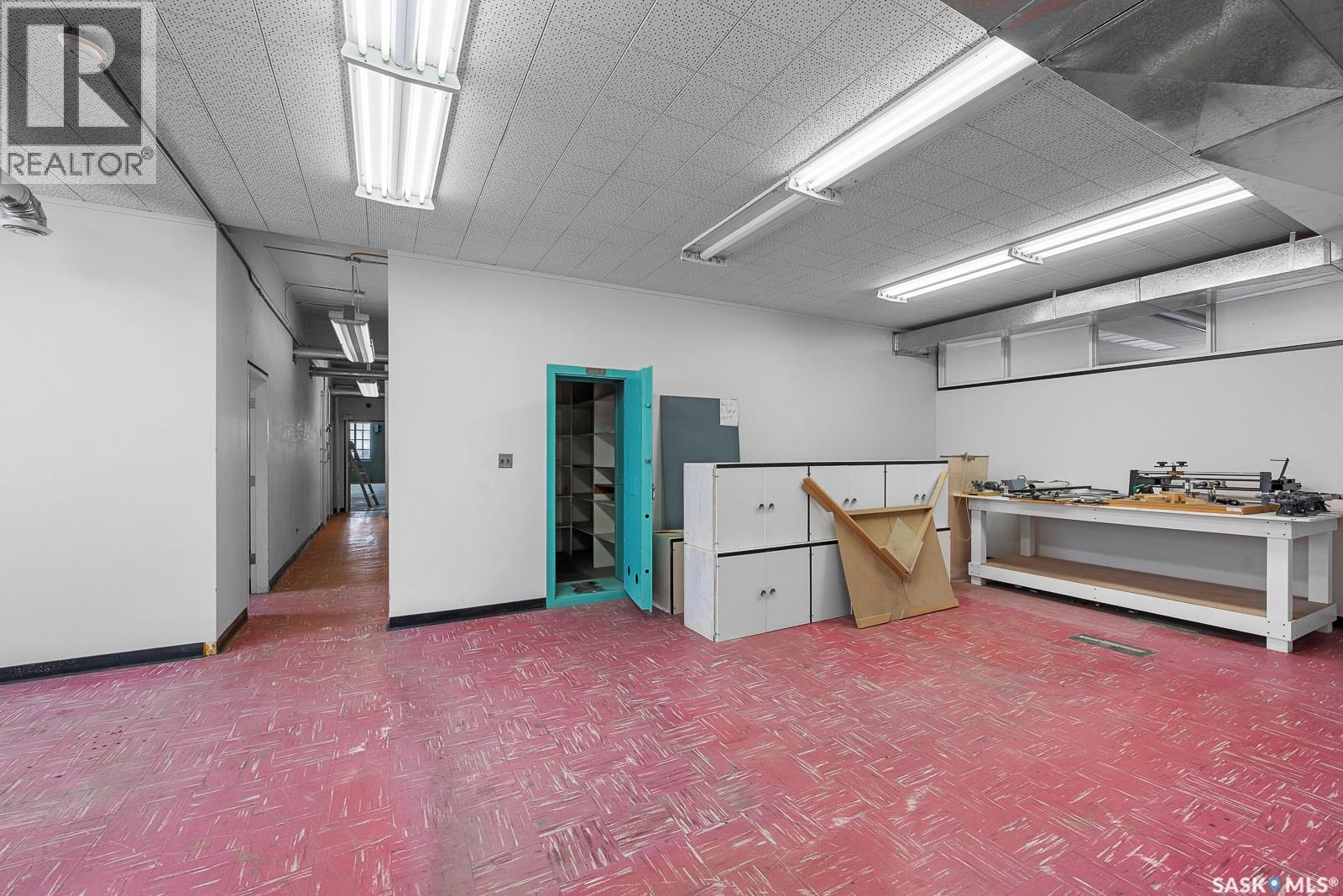 2002 Dewdney Avenue, Regina, Saskatchewan  S4R 1G8 - Photo 21 - SK026598