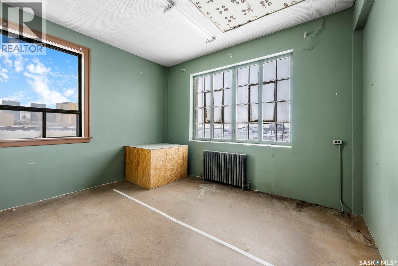 2002 Dewdney Avenue, Regina, Saskatchewan  S4R 1G8 - Photo 17 - SK026598