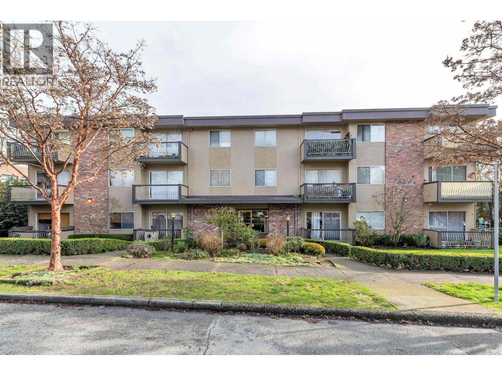 113 610 THIRD AVENUE, New Westminster, British Columbia