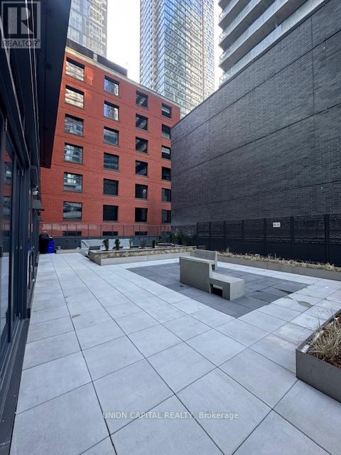 1405 - 327 King Street W, Toronto, Ontario  M5V 0W7 - Photo 11 - C12761440