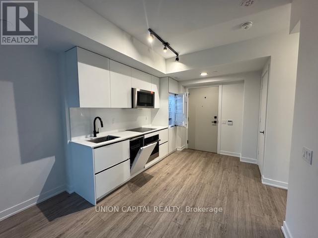 1405 - 327 King Street W, Toronto, Ontario  M5V 0W7 - Photo 2 - C12761440