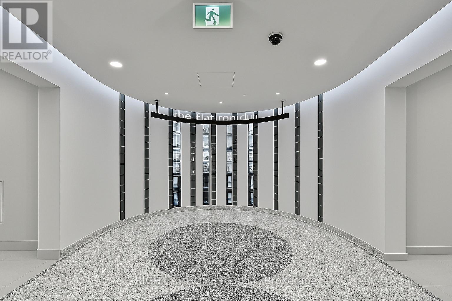 320 - 25 The Esplanade, Toronto, Ontario  M5E 1W5 - Photo 18 - C12761582