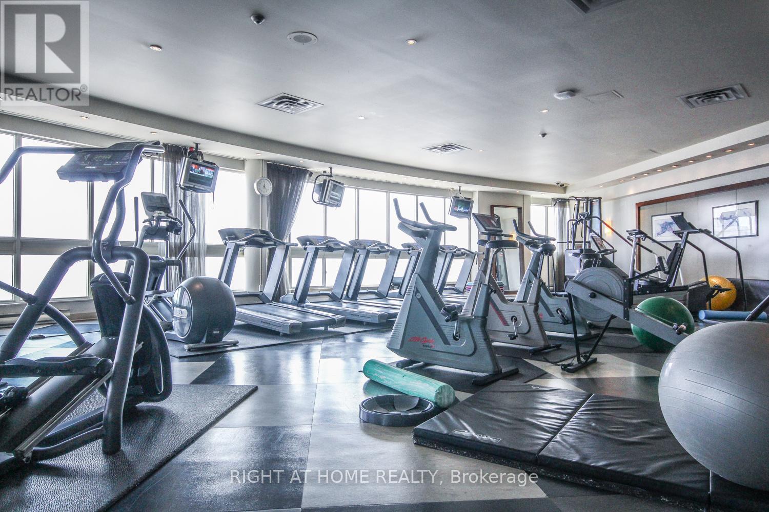 320 - 25 The Esplanade, Toronto, Ontario  M5E 1W5 - Photo 19 - C12761582