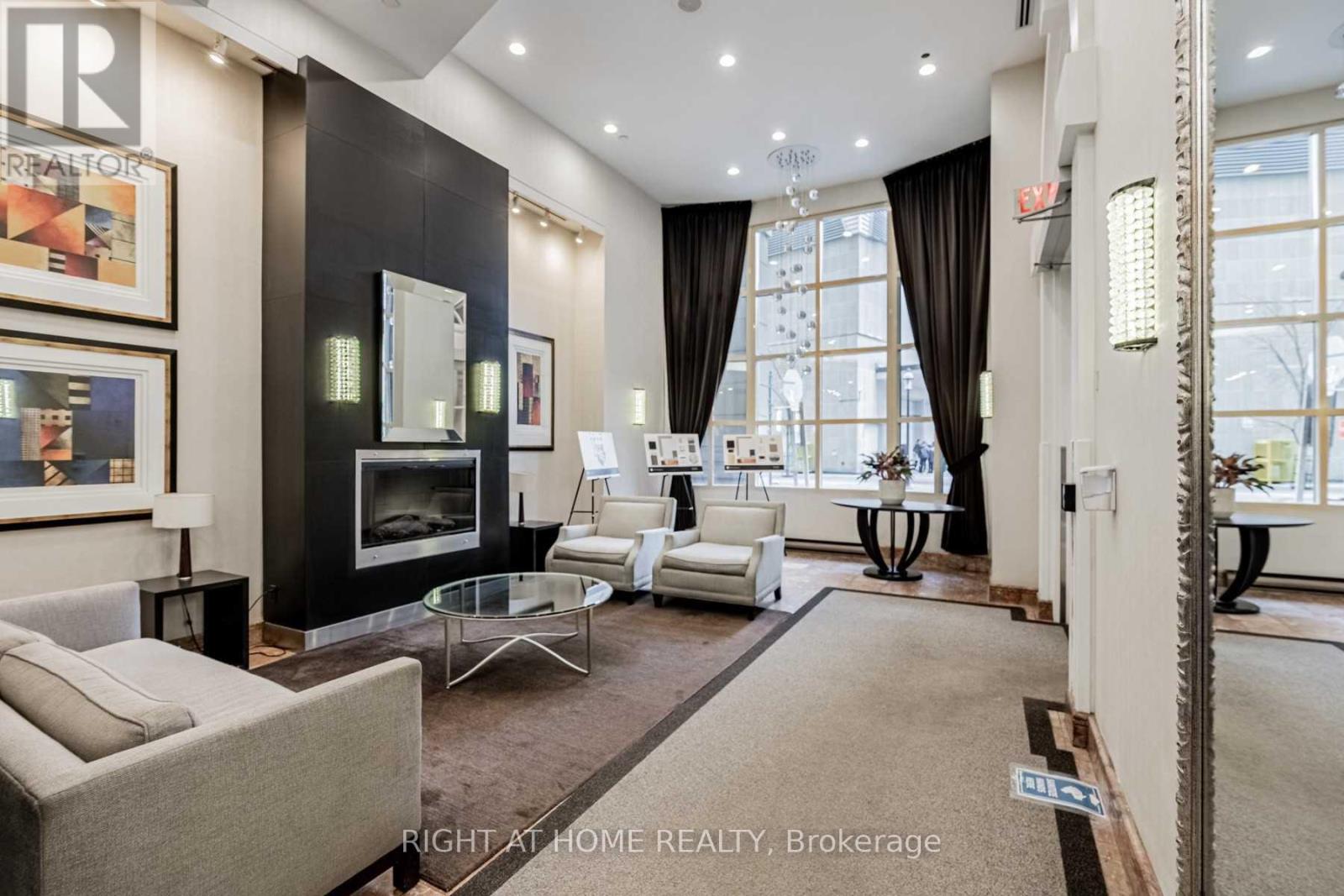 320 - 25 The Esplanade, Toronto, Ontario  M5E 1W5 - Photo 4 - C12761582