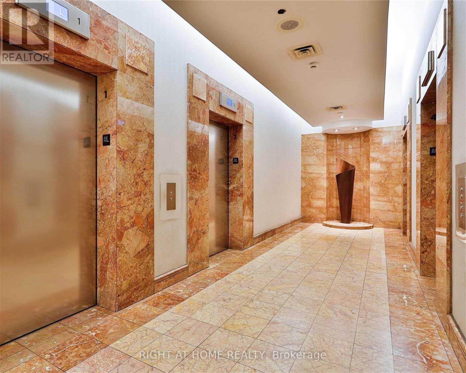 320 - 25 The Esplanade, Toronto, Ontario  M5E 1W5 - Photo 7 - C12761582