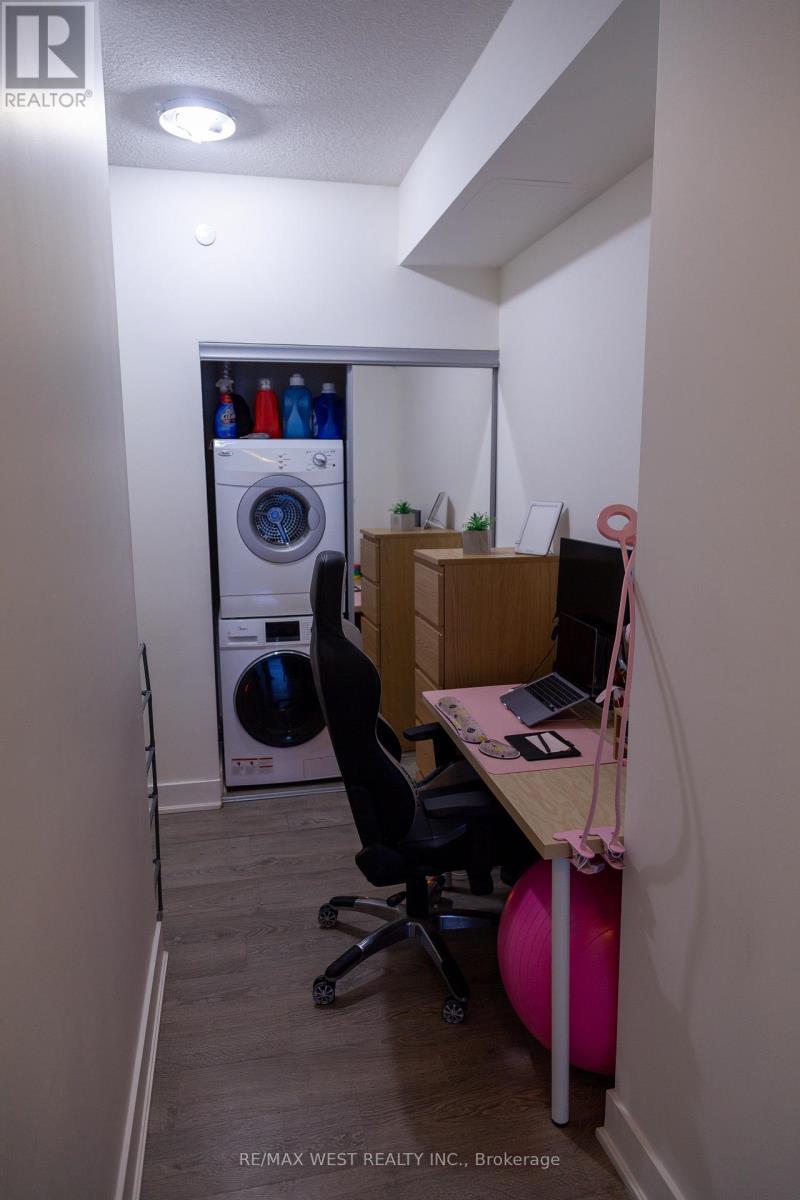 1005 - 30 Roehampton Avenue, Toronto, Ontario  M4P 0B9 - Photo 19 - C12761694