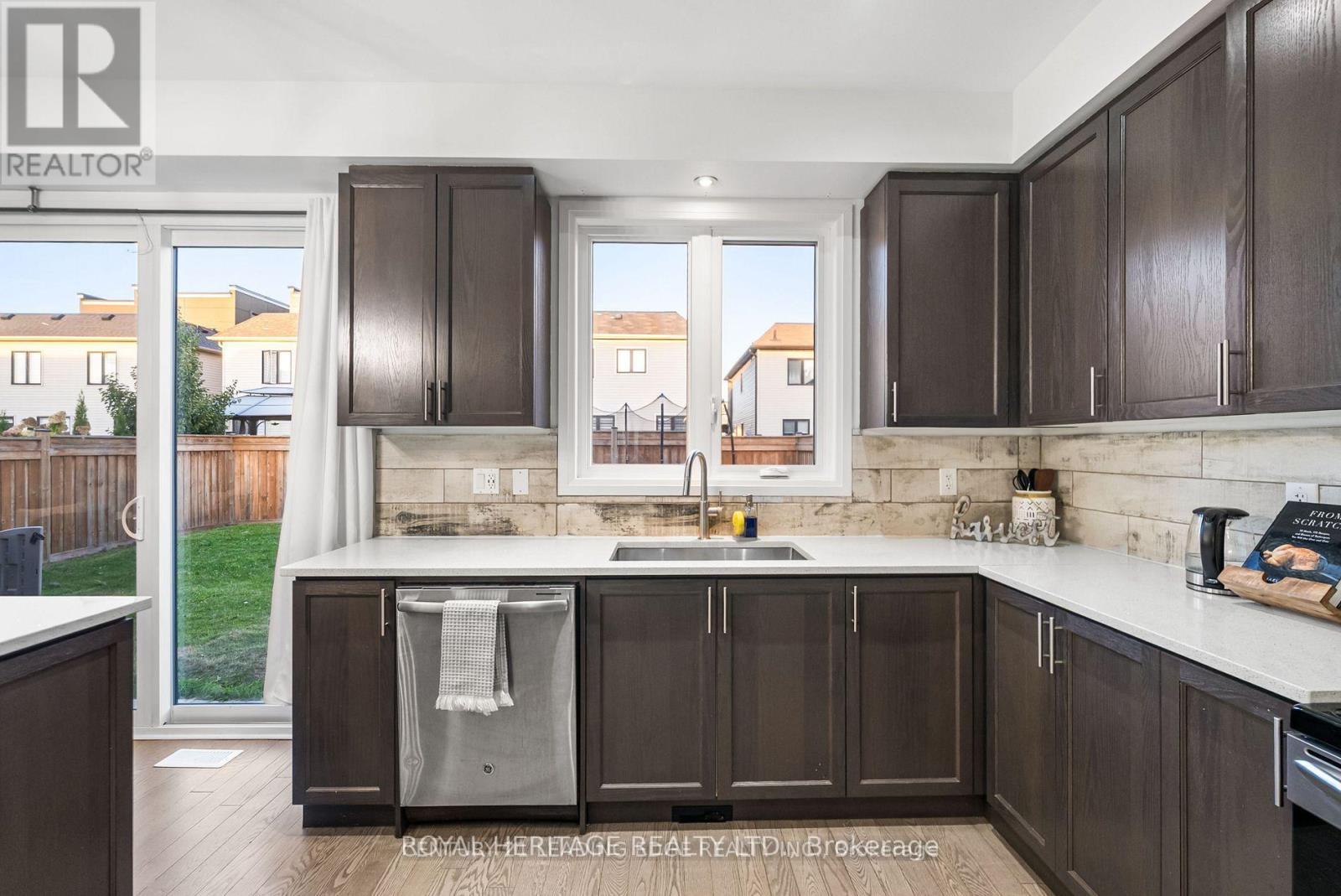 15 Larkin Lane, Clarington, Ontario  L1C 4A7 - Photo 11 - E12715626