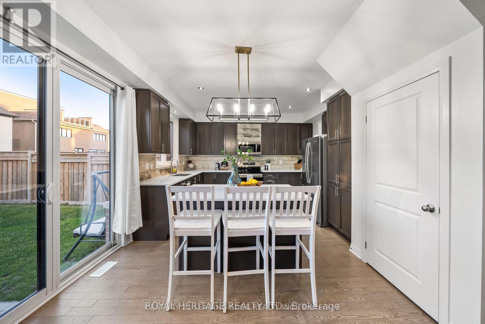 15 Larkin Lane, Clarington, Ontario  L1C 4A7 - Photo 9 - E12715626