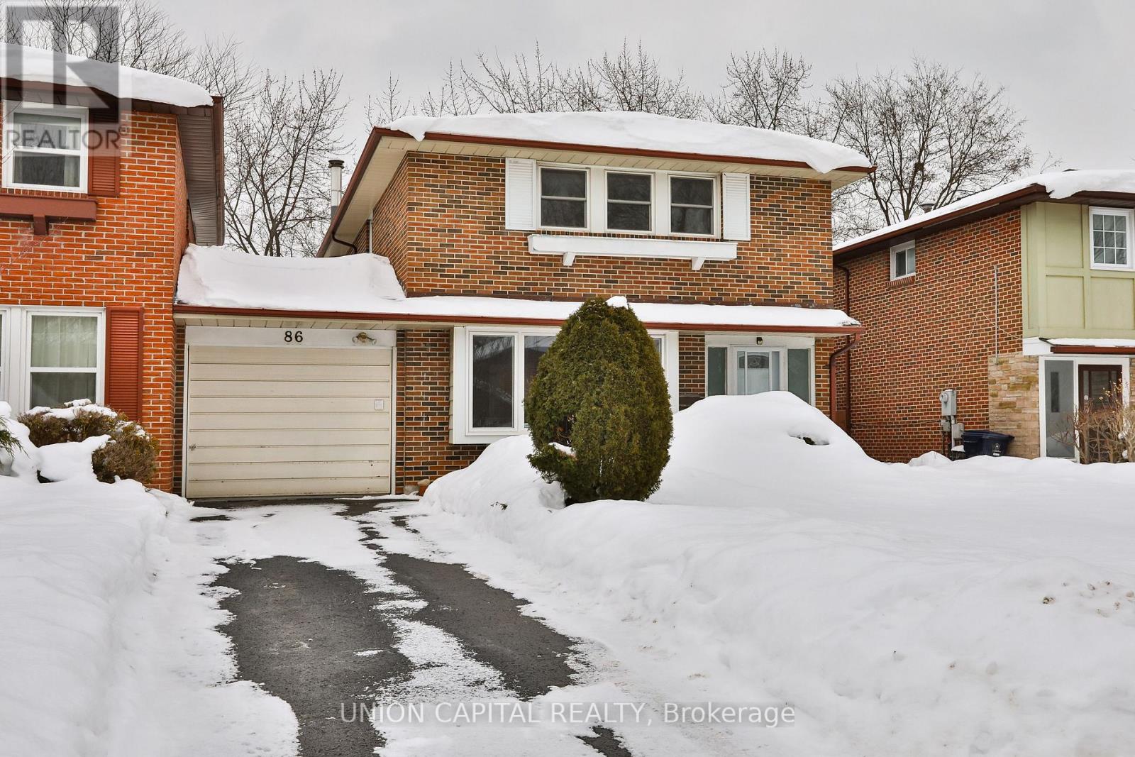 86 CARONDALE CRESCENT, Toronto, Ontario