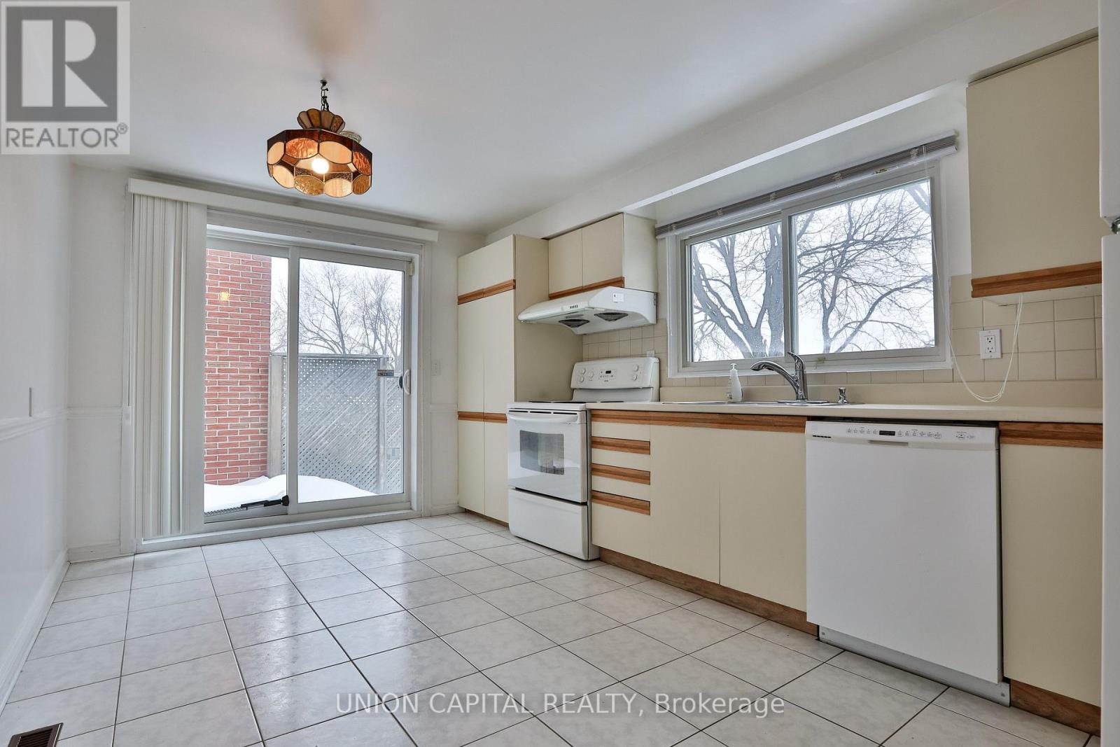 86 Carondale Crescent, Toronto, Ontario  M1W 2B1 - Photo 10 - E12761238