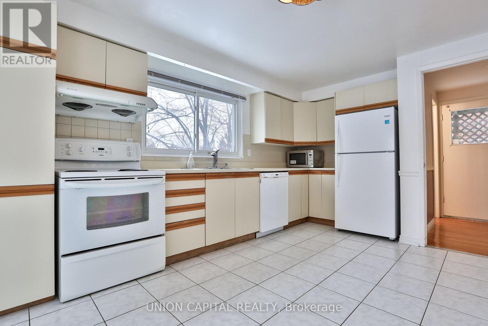 86 Carondale Crescent, Toronto, Ontario  M1W 2B1 - Photo 11 - E12761238