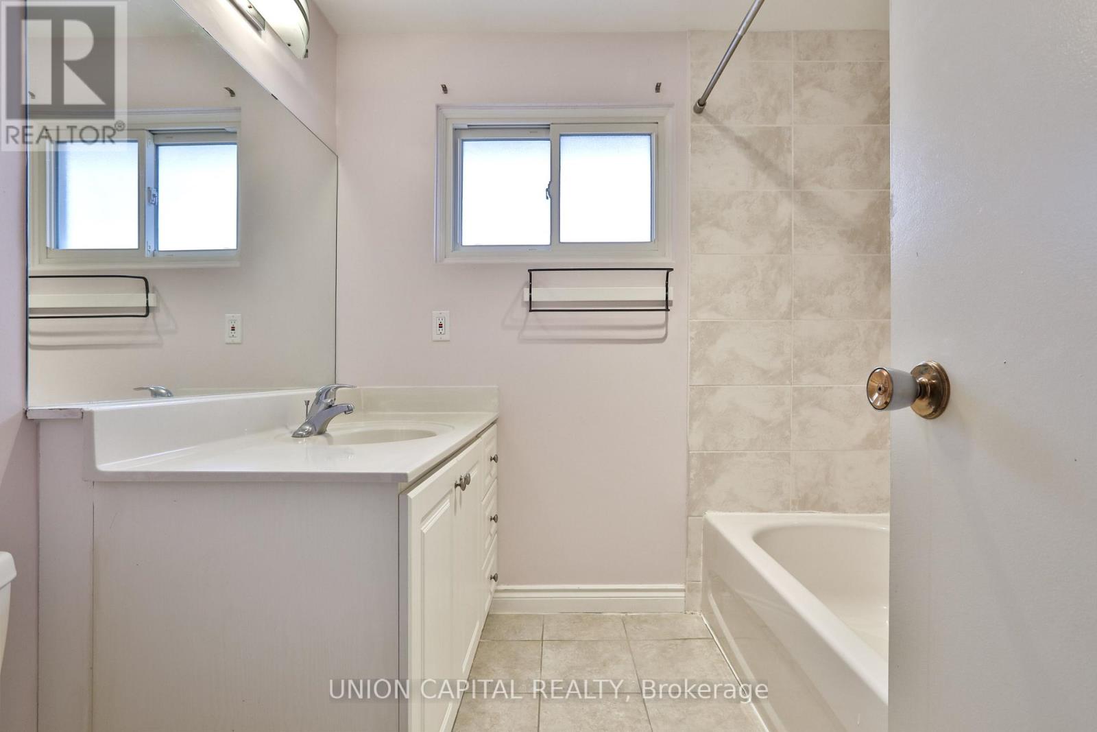 86 Carondale Crescent, Toronto, Ontario  M1W 2B1 - Photo 20 - E12761238