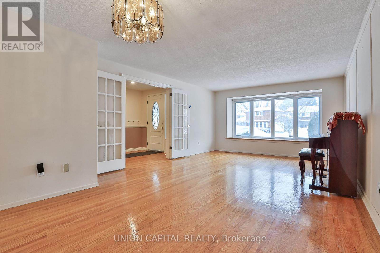 86 Carondale Crescent, Toronto, Ontario  M1W 2B1 - Photo 7 - E12761238