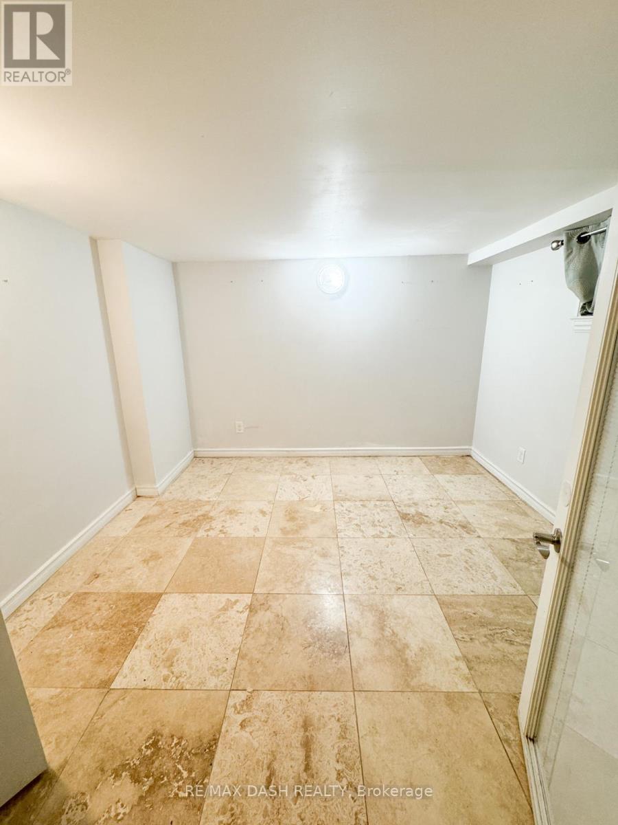 Bsmt - 1529 Queen Street E, Toronto, Ontario  M4L 1E5 - Photo 3 - E12761476