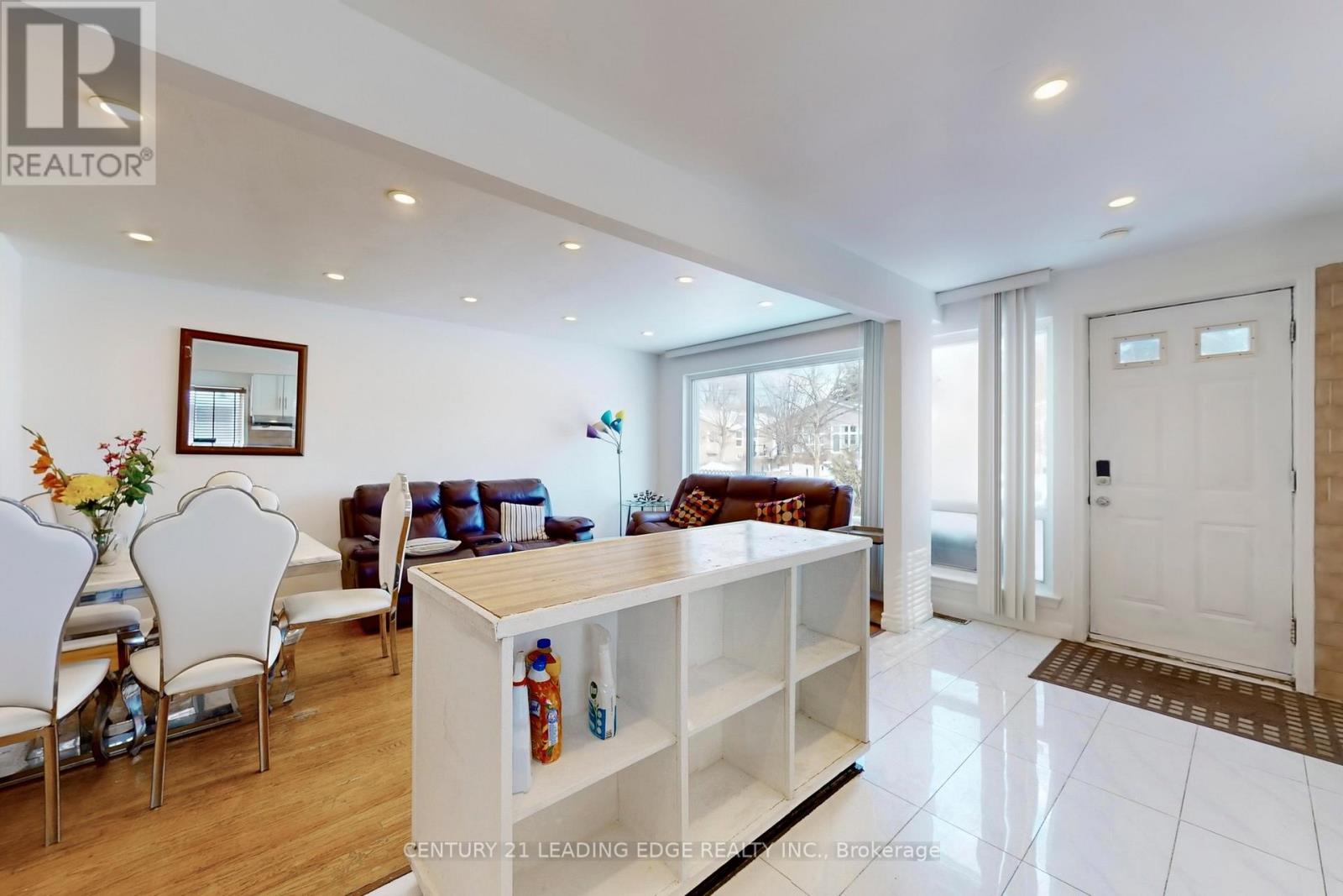 210 Linden Avenue, Toronto, Ontario  M1K 3H8 - Photo 11 - E12761504