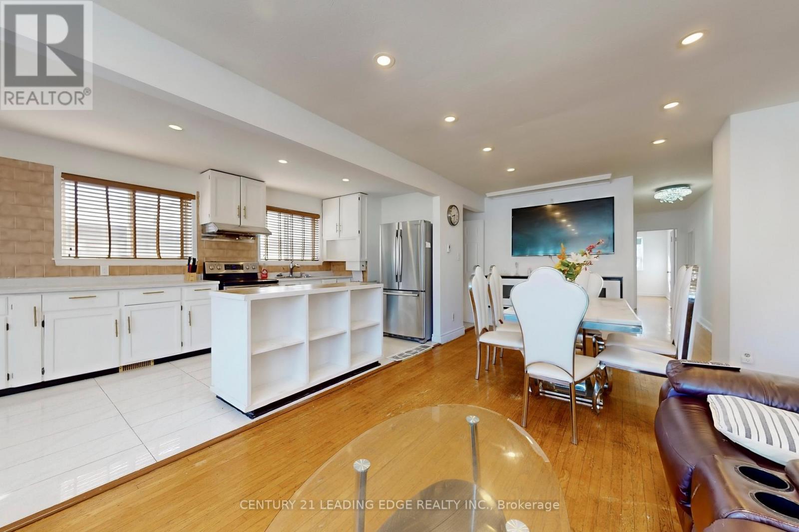 210 Linden Avenue, Toronto, Ontario  M1K 3H8 - Photo 7 - E12761504