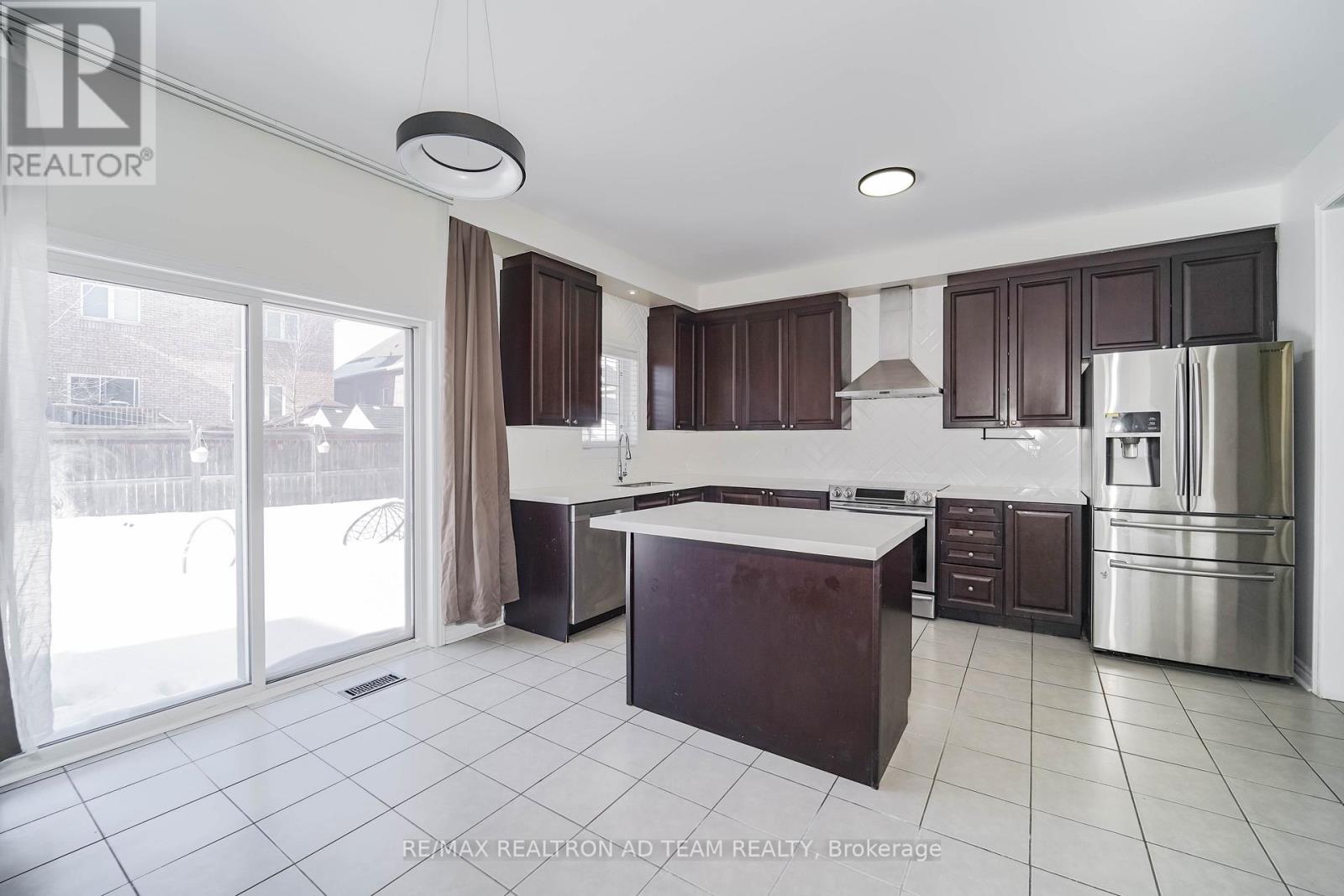 10 Campview Street, Whitby, Ontario  L1R 0K5 - Photo 12 - E12761720