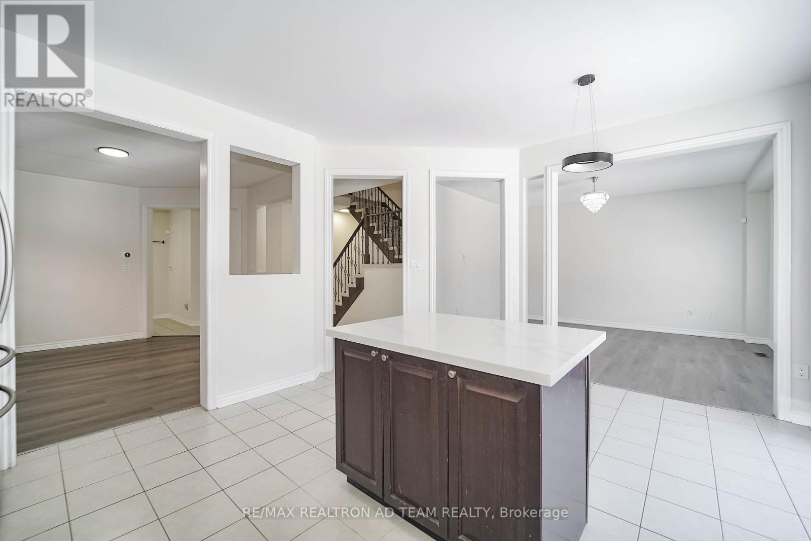 10 Campview Street, Whitby, Ontario  L1R 0K5 - Photo 15 - E12761720