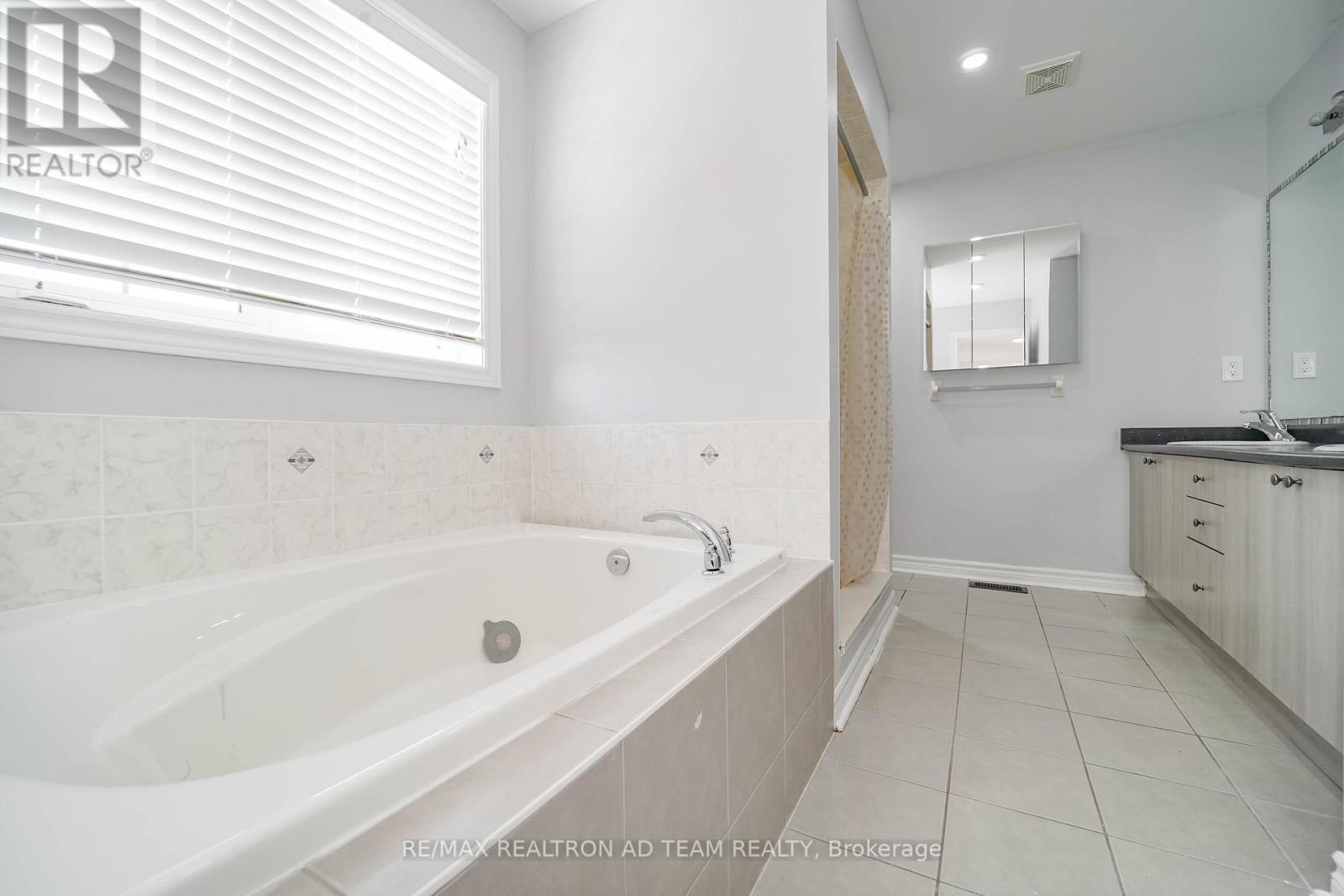 10 Campview Street, Whitby, Ontario  L1R 0K5 - Photo 28 - E12761720