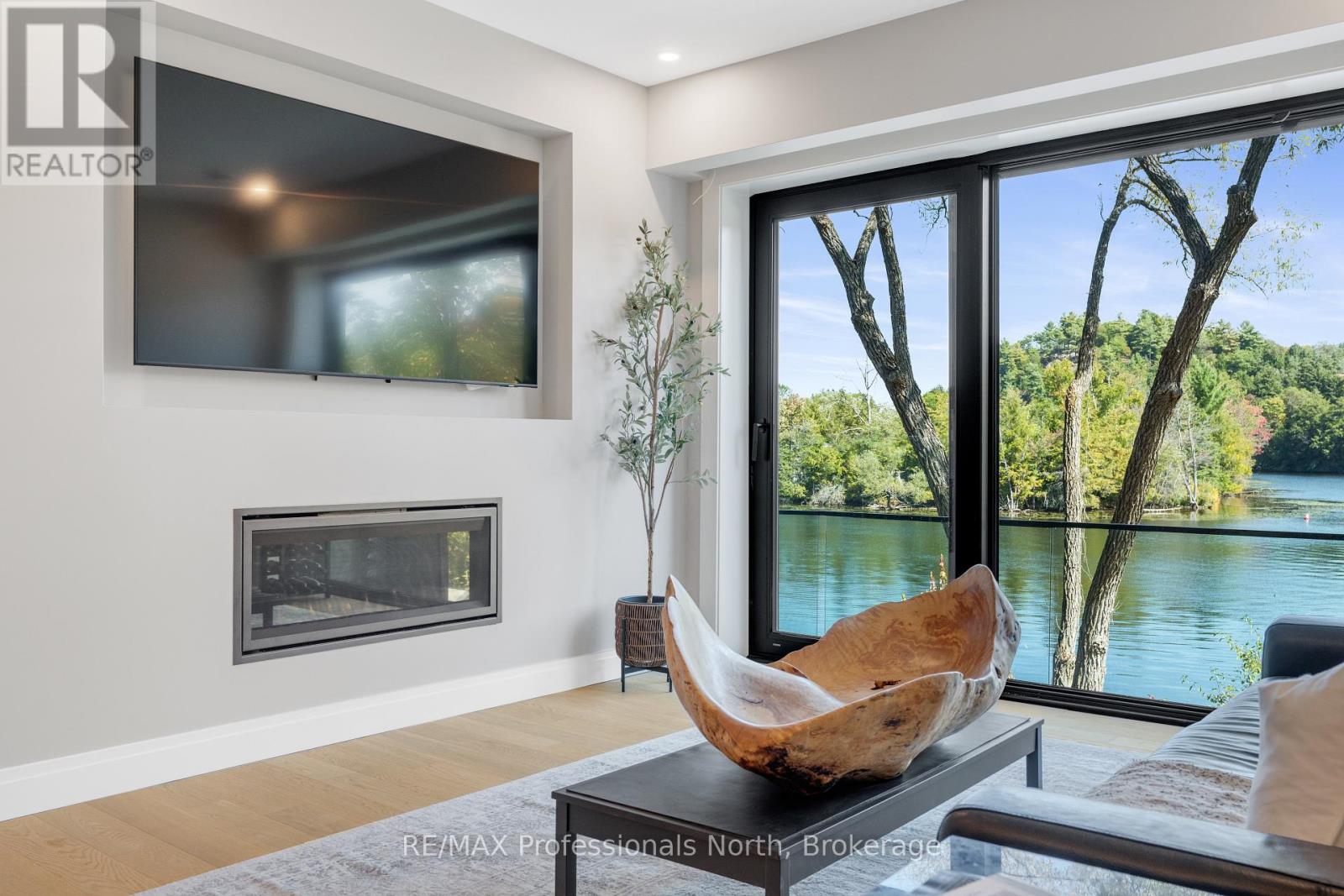 101 - 32 Brunel Road, Huntsville, Ontario  P1H 1P5 - Photo 35 - X12761410