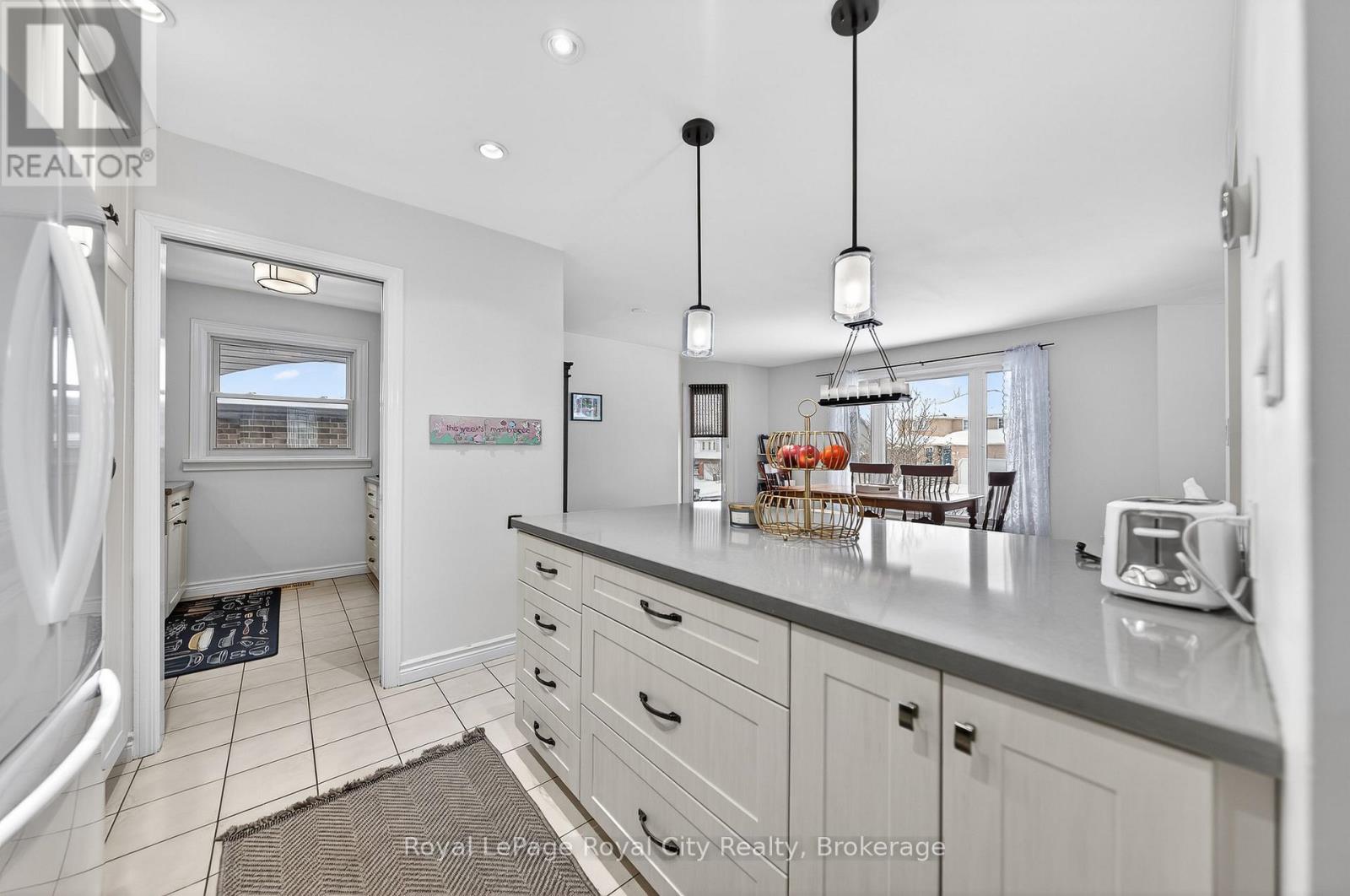 306 Imperial Road S, Guelph, Ontario  N1K 1M4 - Photo 12 - X12761436