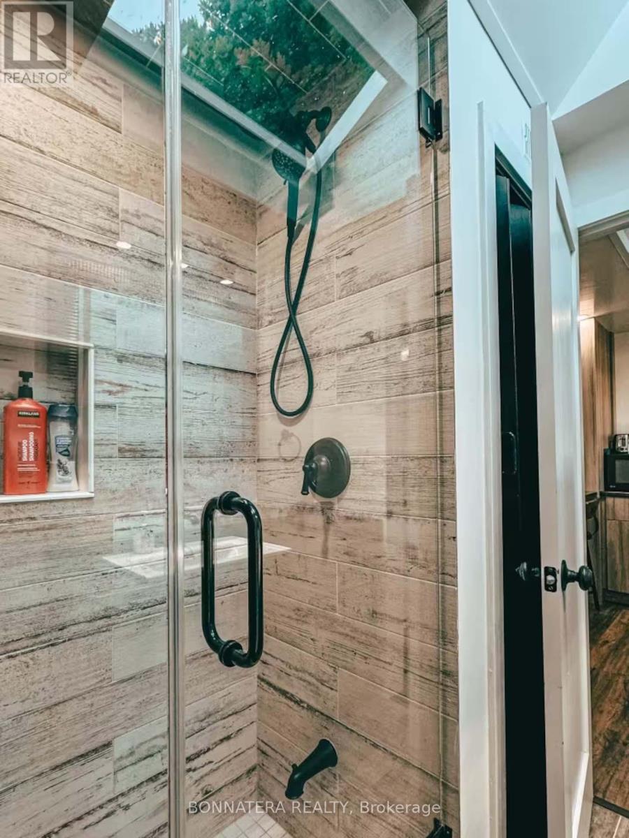 Cabin - 687 Innisfil Beach Road, Innisfil (Alcona), Ontario  L0L 2M0 - Photo 15 - N12761314