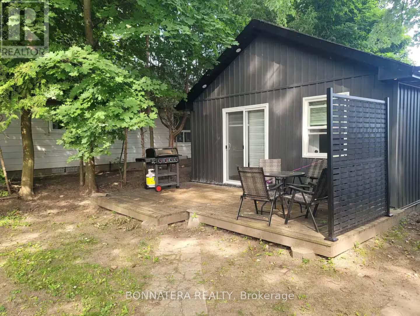 Cabin - 687 Innisfil Beach Road, Innisfil (Alcona), Ontario  L0L 2M0 - Photo 20 - N12761314