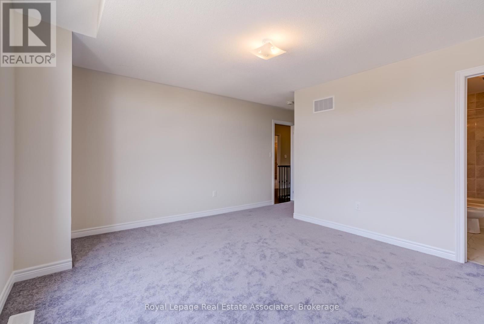 29 John Dallimore Drive, Georgina, Ontario  L4P 0S6 - Photo 19 - N12761452