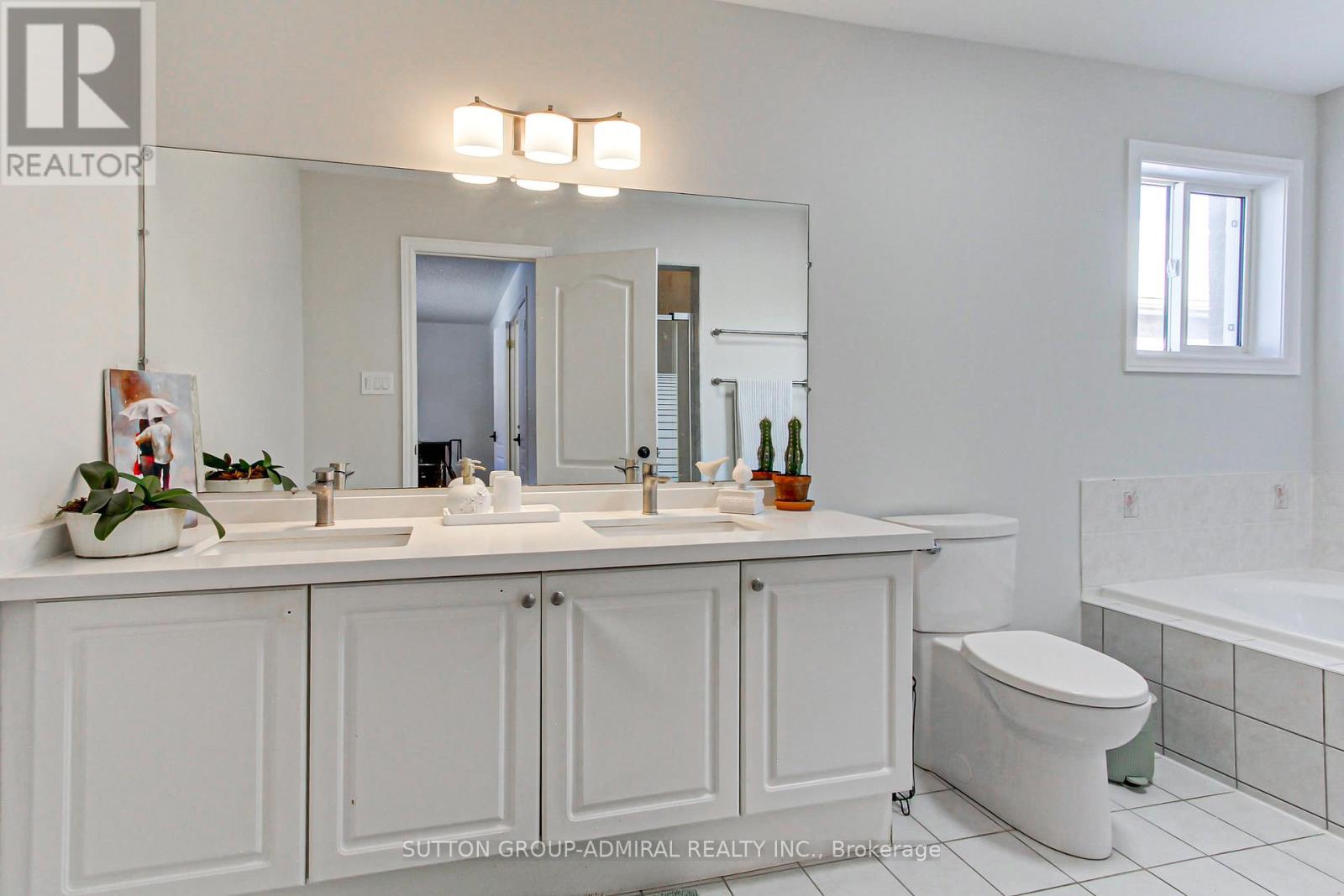 87 Stemmle Drive, Aurora, Ontario  L4G 6N4 - Photo 10 - N12761466