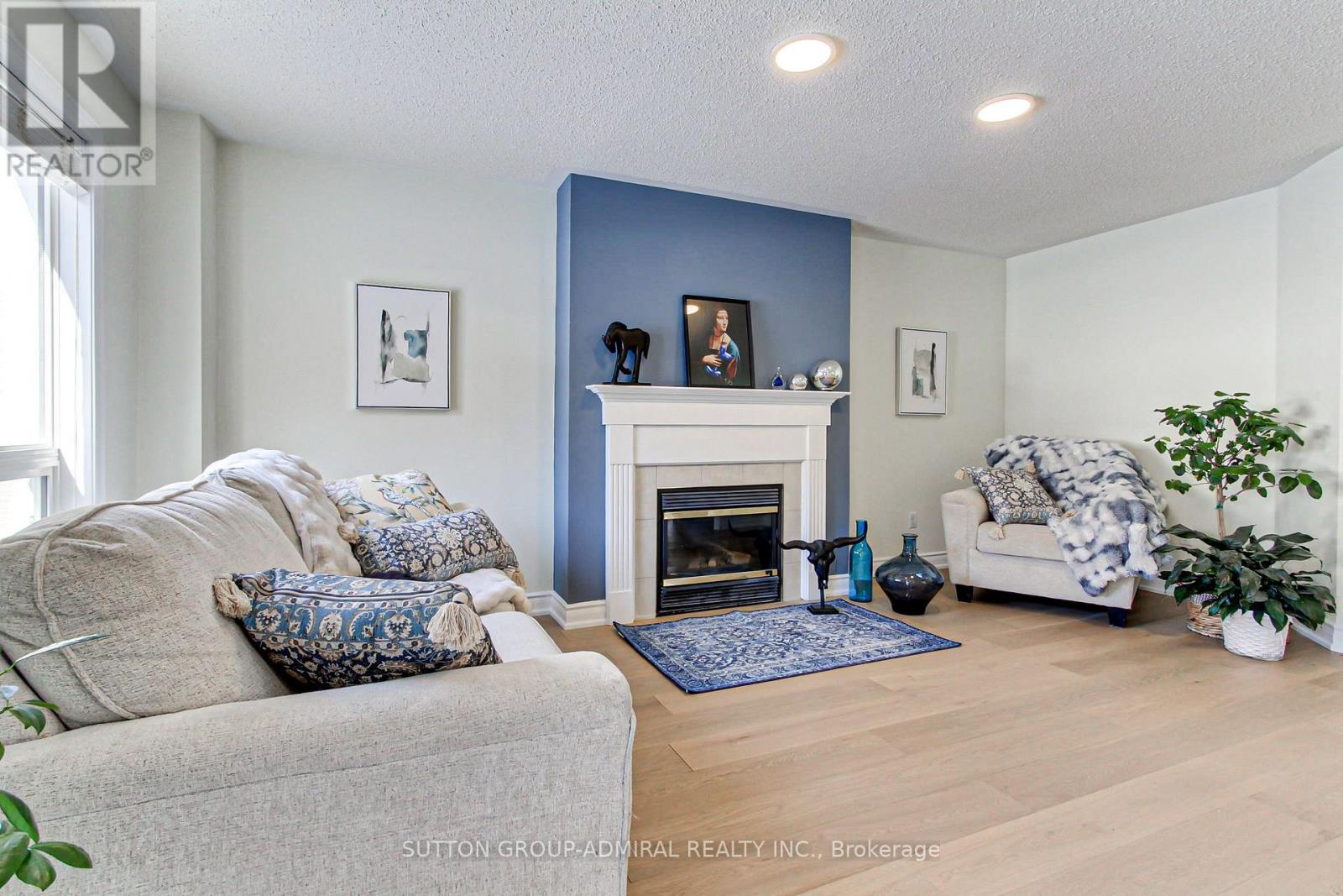 87 Stemmle Drive, Aurora, Ontario  L4G 6N4 - Photo 4 - N12761466