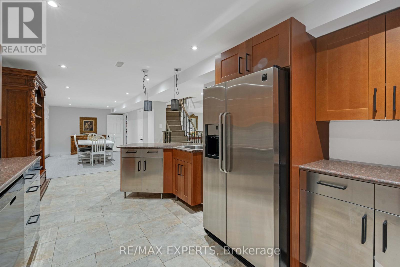 66 Sylvan Crescent, Richmond Hill, Ontario  L4E 3A1 - Photo 38 - N12761478