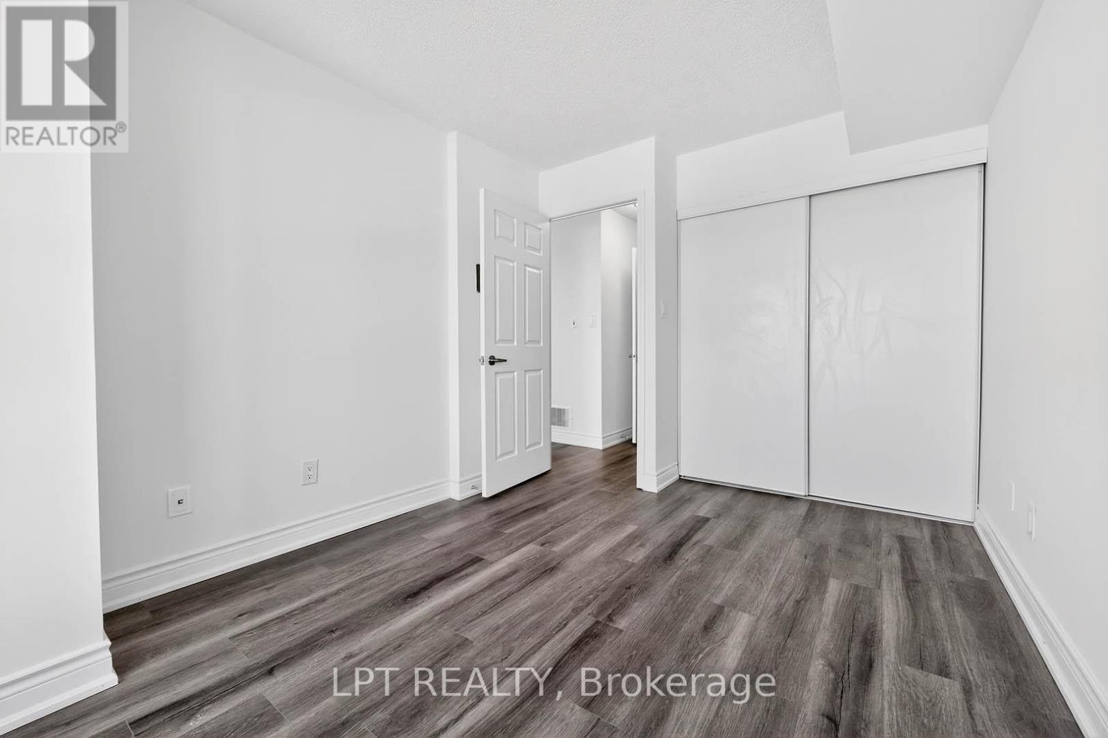 501 - 51 Baffin Court, Richmond Hill, Ontario  L4B 4P6 - Photo 17 - N12761496