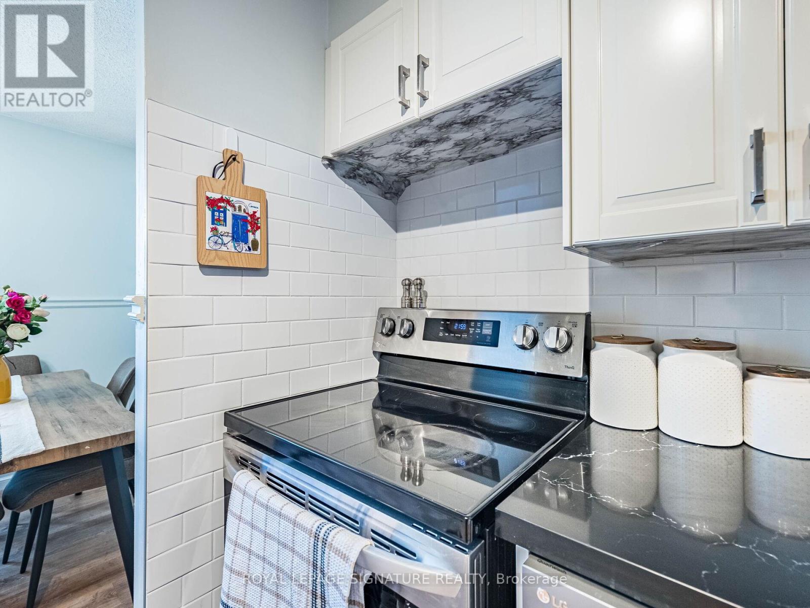 308 - 20 William Roe Boulevard, Newmarket, Ontario  L3Y 5V6 - Photo 20 - N12761506