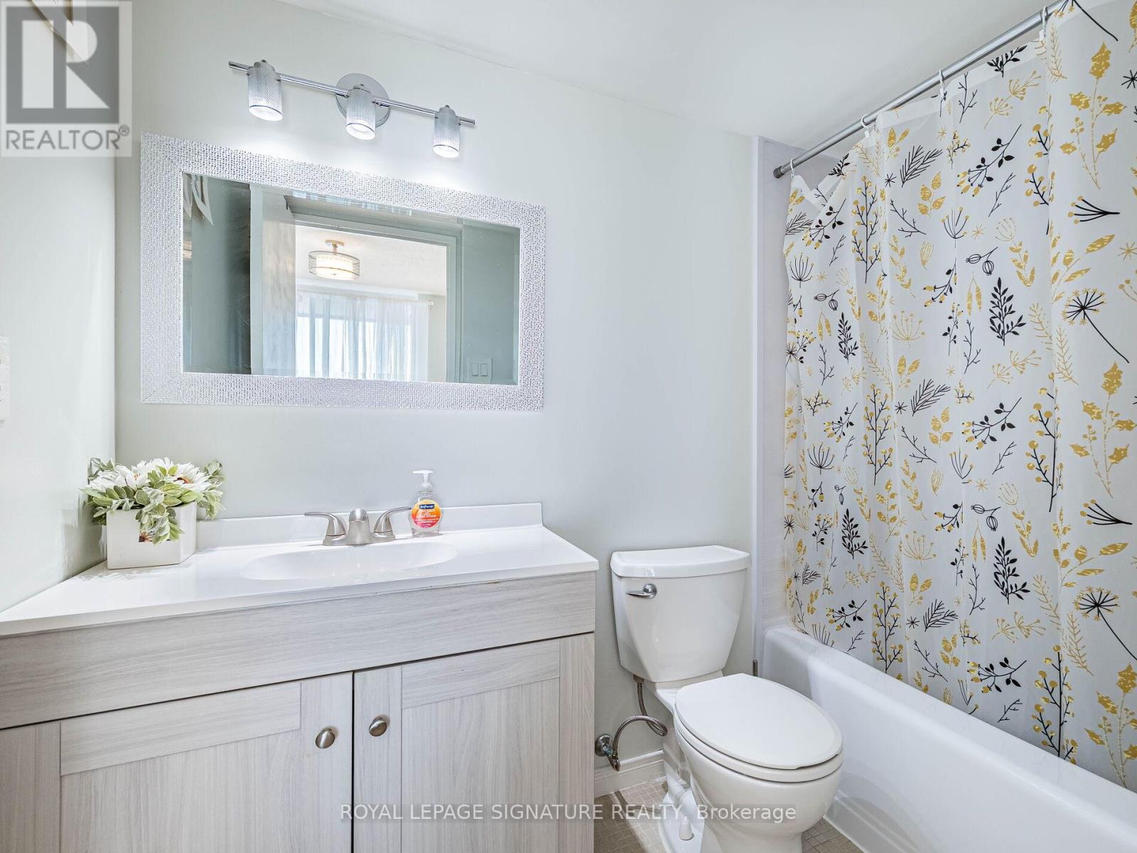 308 - 20 William Roe Boulevard, Newmarket, Ontario  L3Y 5V6 - Photo 26 - N12761506