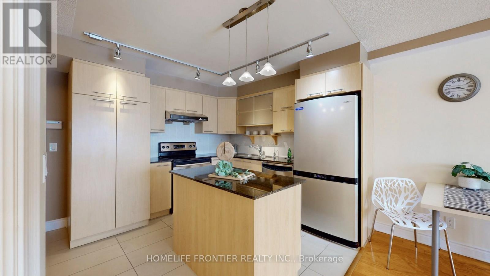 908 - 37 Galleria Parkway, Markham, Ontario  L3T 0A5 - Photo 5 - N12761560